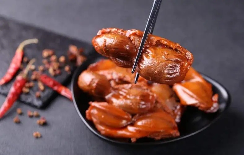 鹵味新紀元 良品鋪子攜手久久丫共建研發中心，打造產業標桿